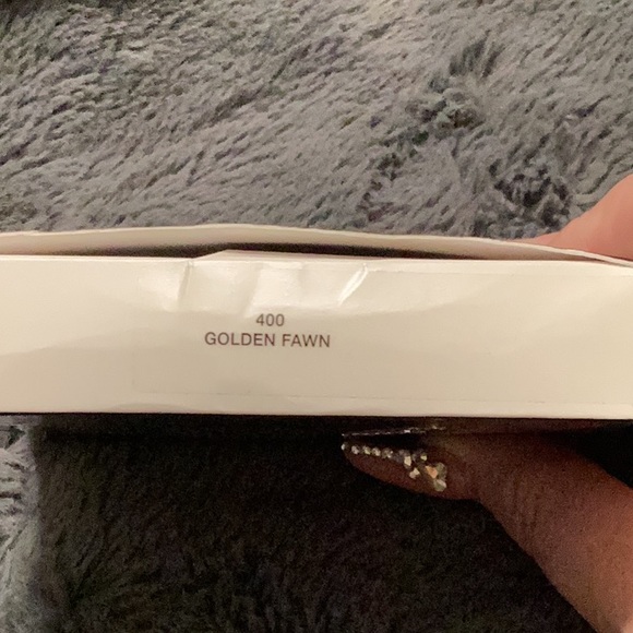 Marc Jacobs (400) Golden Fawn Perfection Powder - Picture 3 of 5